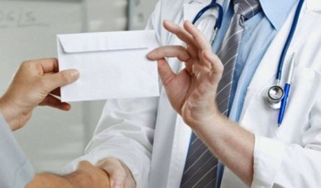 Patru figuranţi în dosarul licitaţiilor trucate în medicină rămân în arest la domiciliu. Foto: jurnal.md