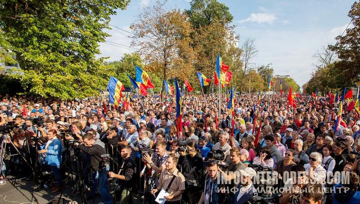 Молдаване, работающие за рубежом, осуждают действия протестующих в Кишиневе. Фото: infocenter-odessa.com