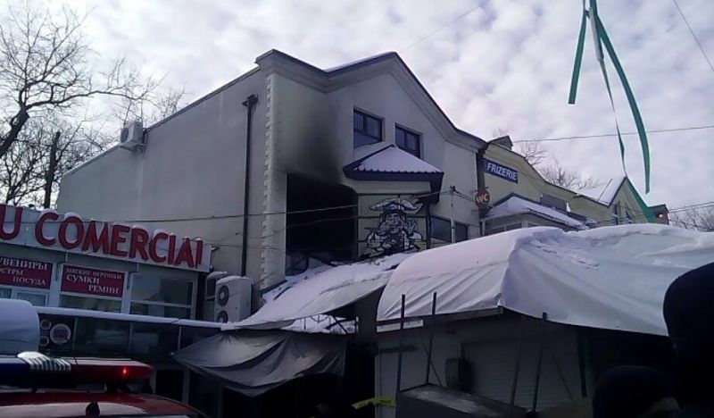 Один из пострадавших при взрыве на центральном рынке скончался.