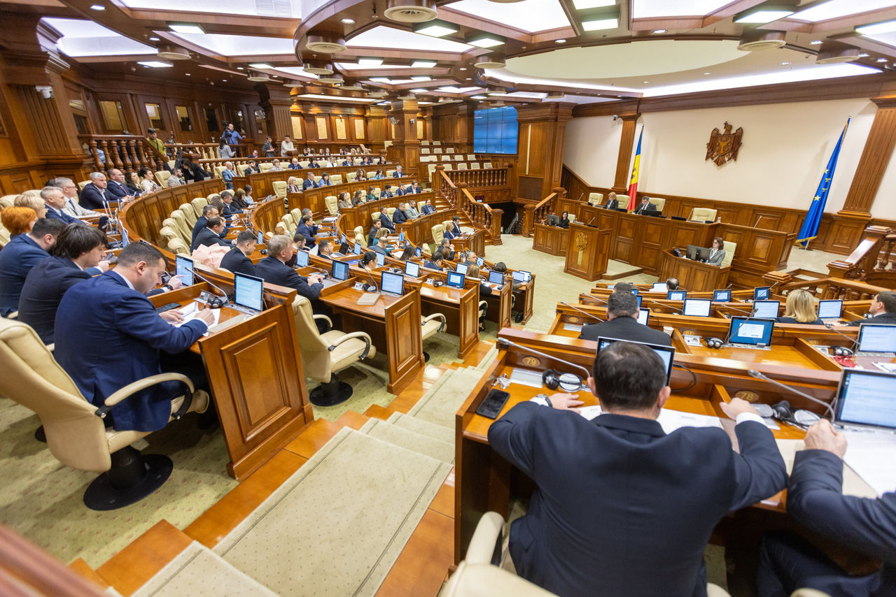 Parlamentul a adoptat o Declarație de susținere a Ucrainei și de condamnare a agresiunii rusești.