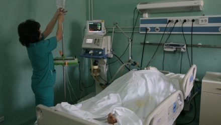 Clipe de coşmar pentru un băiat de 15 ani din raionul Ungheni. Adolescentul a ajuns la spital în stare extrem de gravă, după ce hainele de pe el au luat foc de la flacăra din sobă, ce i-a izbucnit în faţă.