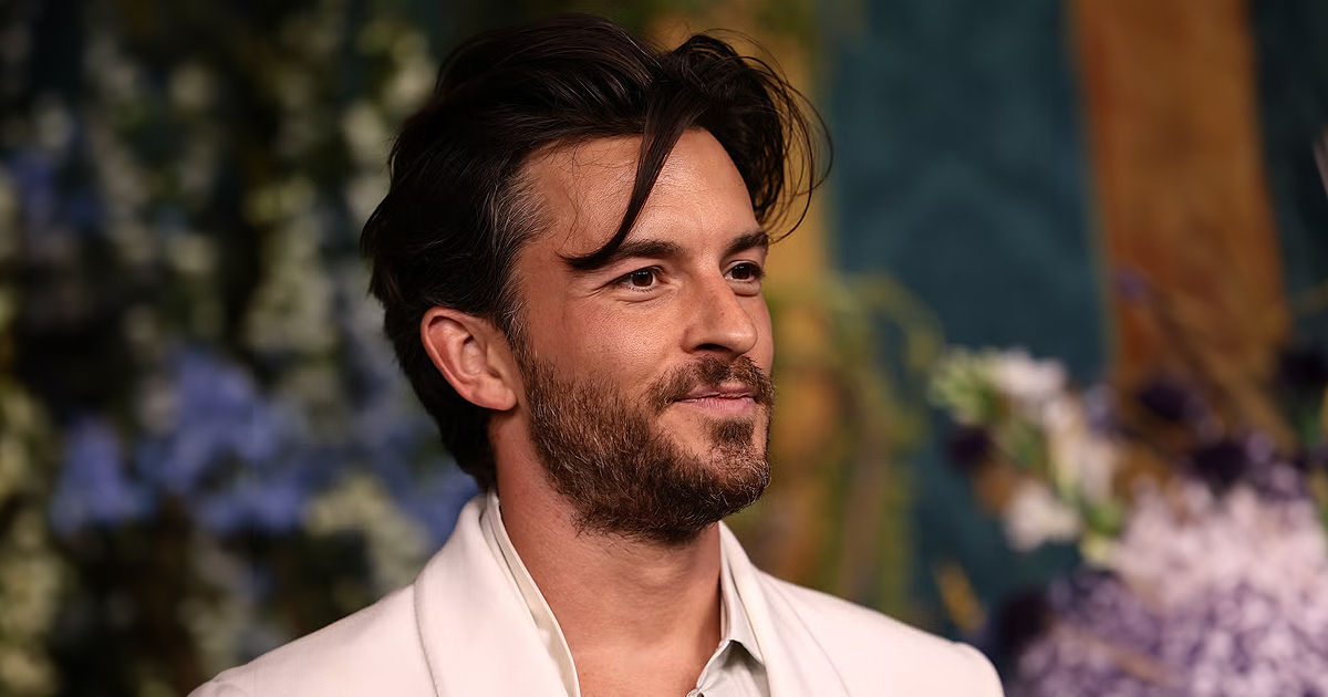 Actorul Jonathan Bailey, desemnat cel mai sexy bărbat din lume în 2025.