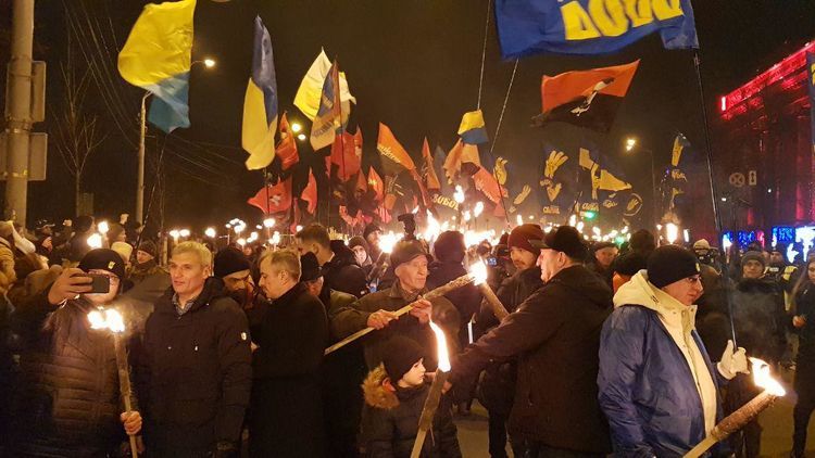 Националисты традиционно отмечают день рождения своего кумира шествием по центру Киева.