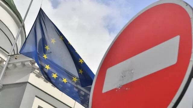 ЕС сообщил о замораживании активов российского ЦБ на сумму 33,8 млрд евро.