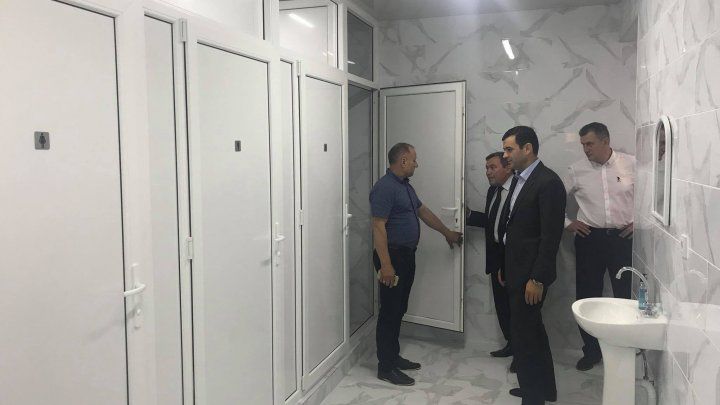 О строительстве бесплатного санузла распорядился министр экономики Кирилл Габурич.