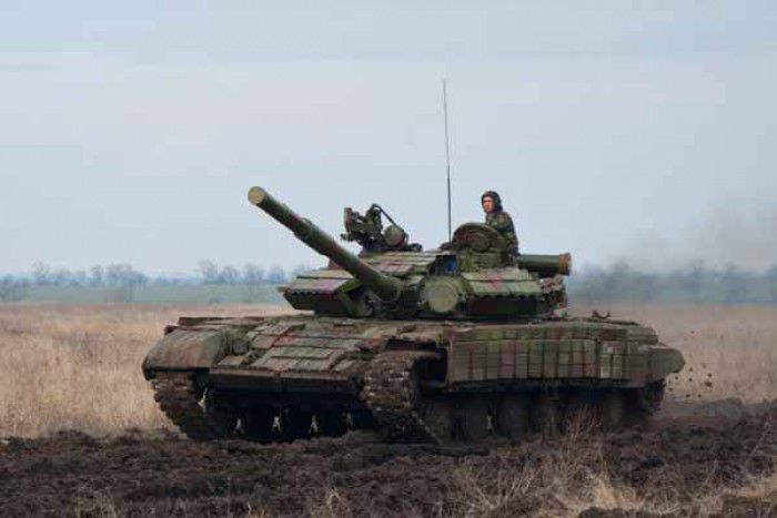 Exercițiile militare, presupun parcurgerea a 3600 de metri cu obstacole atât pe timp de zi cât și pe timp de noapte.