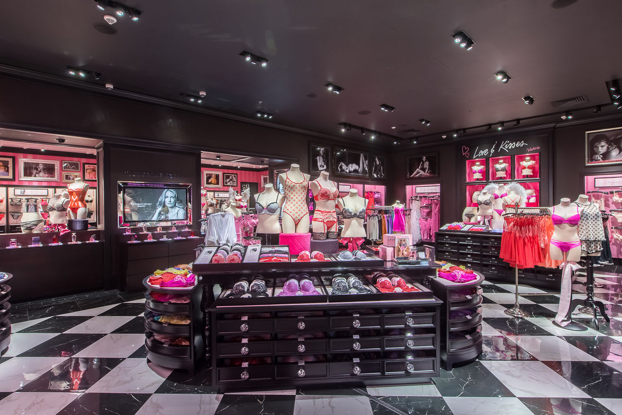 Производитель нижнего белья Victoria's Secret меняет стратегию развития бренда.