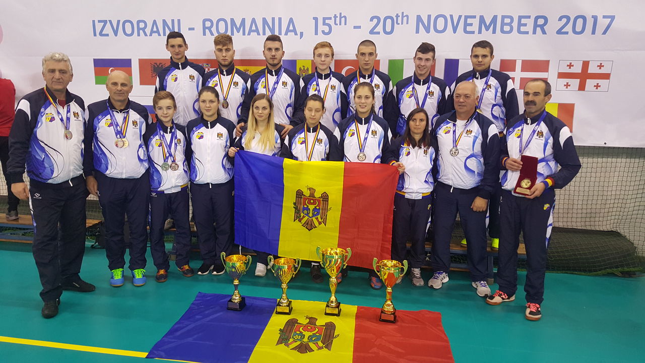 Спортсмены были награждены  медалями, дипломами и кубками от Международной Федерации футболтенниса.