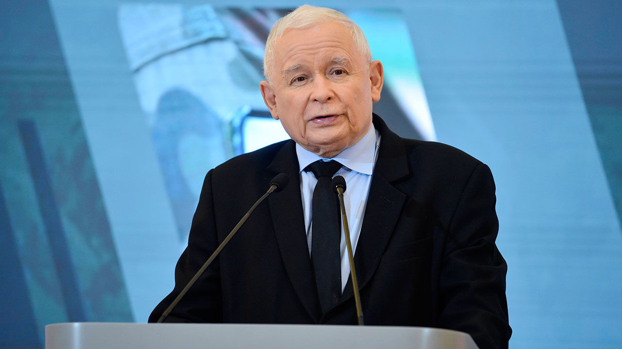 Качиньский: Украине нужно тяжелое оружие, иначе наступит плохое развитие событий.