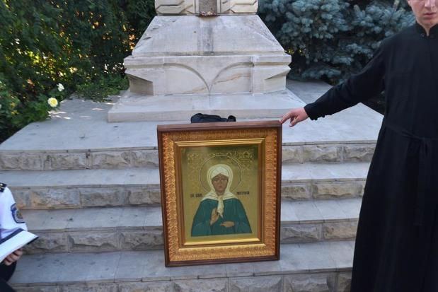Reţinut de poliție după ce a furat o icoană dintr-o biserică. Foto: politiacapitalei.md