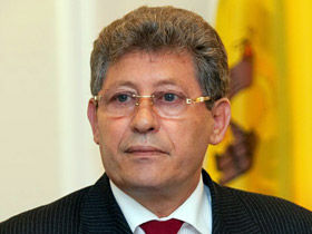 Mihai Ghimpu s-a dat de gol. Anatol Șalaru a votat pentru concesionarea Aeroportului. Foto: promis.md