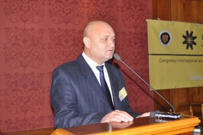 La 14 martie 2011, cu voturile a 47 de deputați, a obținut funcția de viceprimar al orașului Cernăuți.