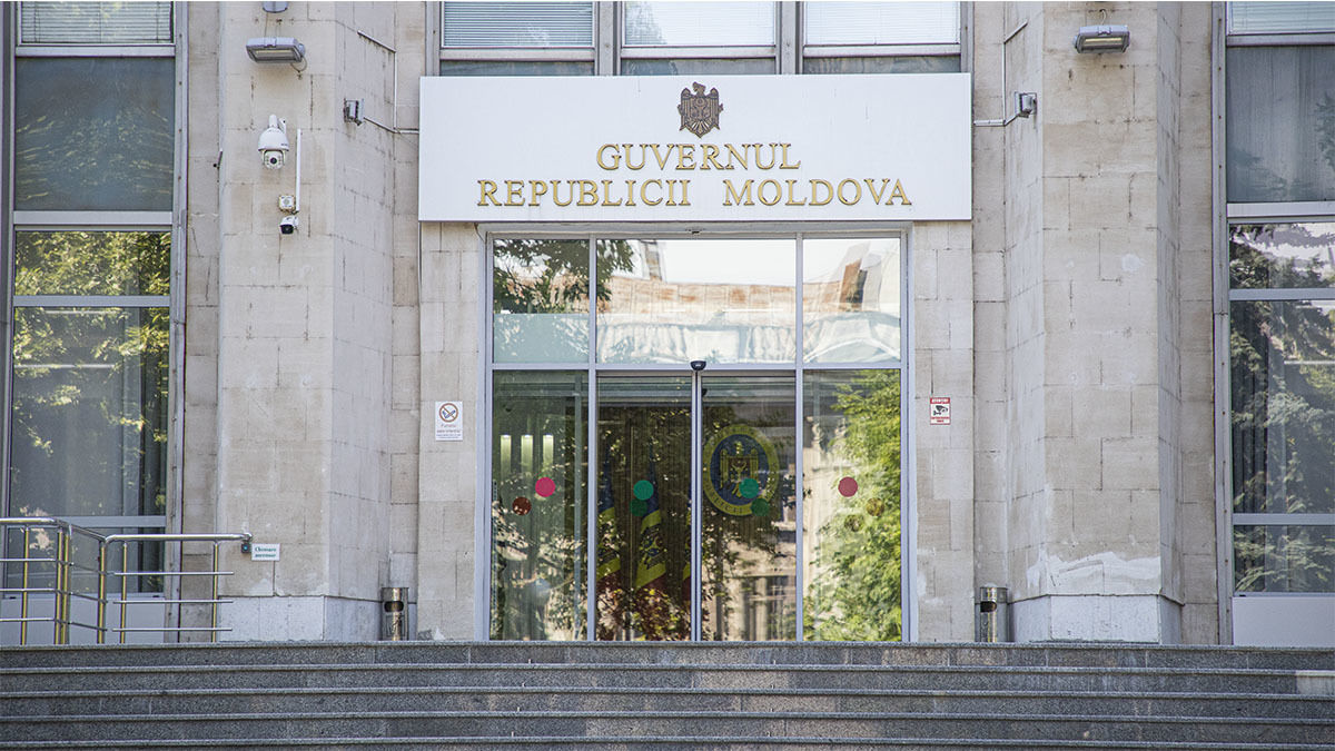 Noul Guvern va începe activitatea prin ajustarea bugetului.
