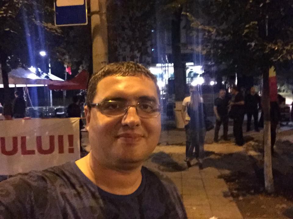 Usatîi este renumit şi anume prin asta s-a afirmat, prin stilul său de huliganism politic şi asta promovează în continuare.