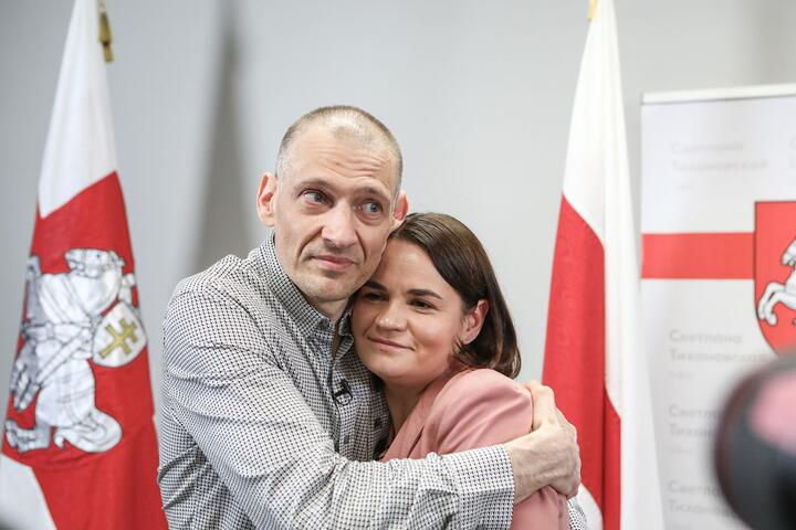 Литва урезала финансирование охраны Тихановской.