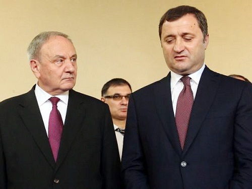 Nicolae Timofti, care este în prezent președinte al Republicii Moldova, a fost ales ca o "rampă de lansare" pentru Filat, care se pregătește pentru președinție.