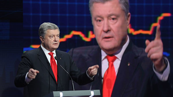 Гриценко обвинил действующего президента страны Петра Порошенко в подкупе избирателей на сумму два млрд гривен.