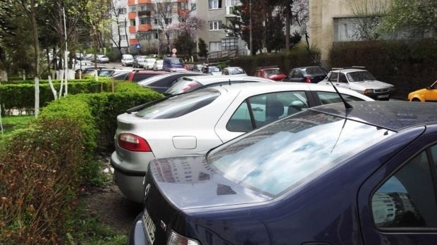 Aproximativ 910 locuri de parcare sunt disponibile în preajma cimitirului Sfântul Lazăr din Capitală.