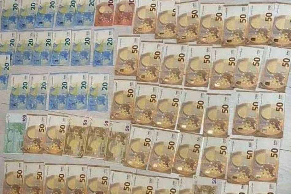 Двух налоговых инспекторов из Унген подозревают в систематическом получении взяток.