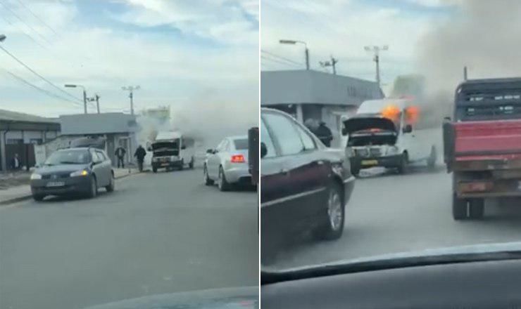 В столице загорелся рейсовый микроавтобус.