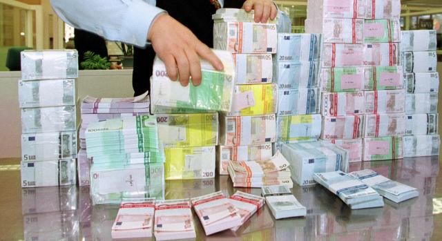 Italia: 17 miliarde de euro pentru salvarea a două bănci. Foto: digi24.ro