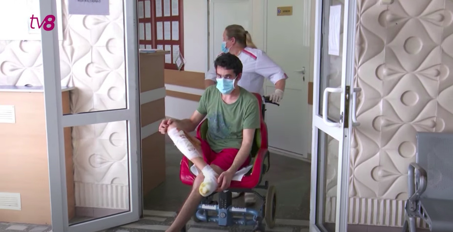 Бывший воспитанник интерната не получал медпомощи из-за отсутствия полиса. Ему помогли неравнодушные люди.