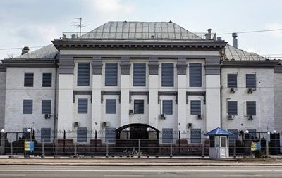 Выборы в РФ: в Украине усилят охрану посольств.