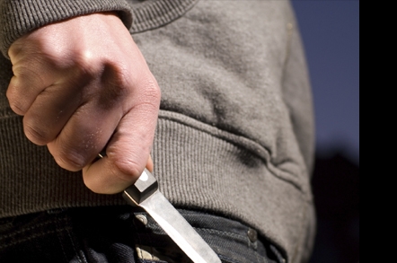 Deocamdată, nu se știe ce l-a determinat pe atacator să aplice violența.