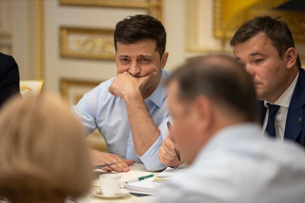 Зеленский провел переговоры с главами парламентских фракций.