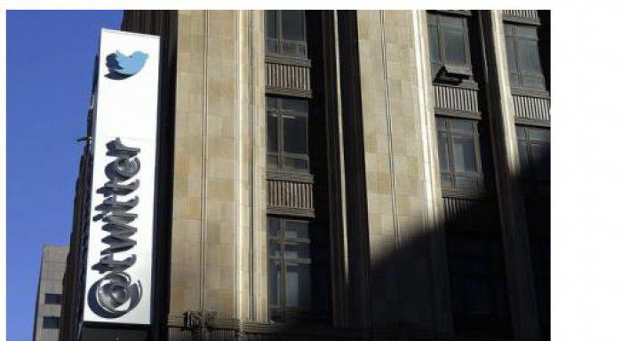 Twitter a anunțat că a suspendat 376.890 de conturi care fac apologia terorismului. Foto: AP 