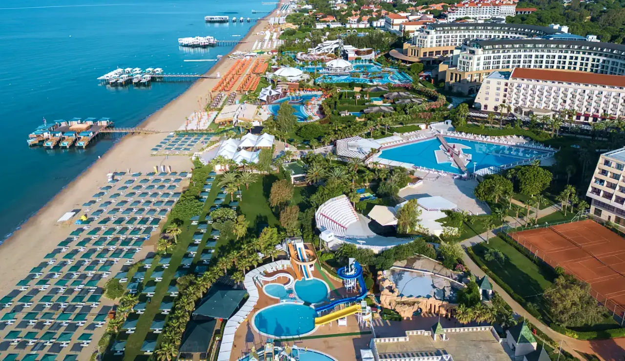 Hotelierii turci discută despre reducerea maximă a prețurilor din cauza scăderii cererii.