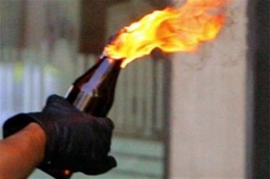 Мужчина намеревался совершить преступление при помощи зажигательной смеси и спичек.