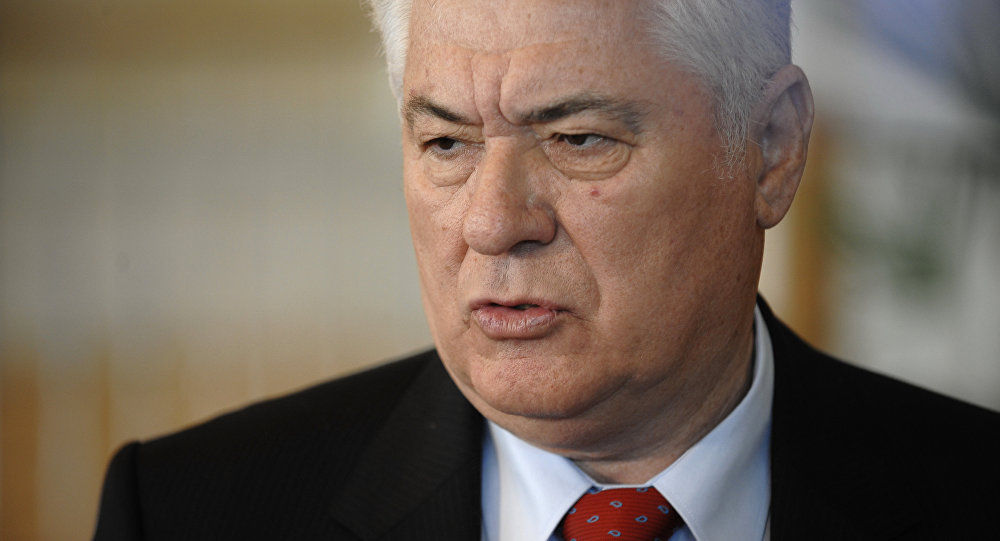 Liderul comuniştilor a criticat şi faptul că în prezidiul legislativului au urcat persoane care, potrivit lui, nu au nimic comun nu numai cu parlamentul ţării, dar nici cu Republica Moldova.