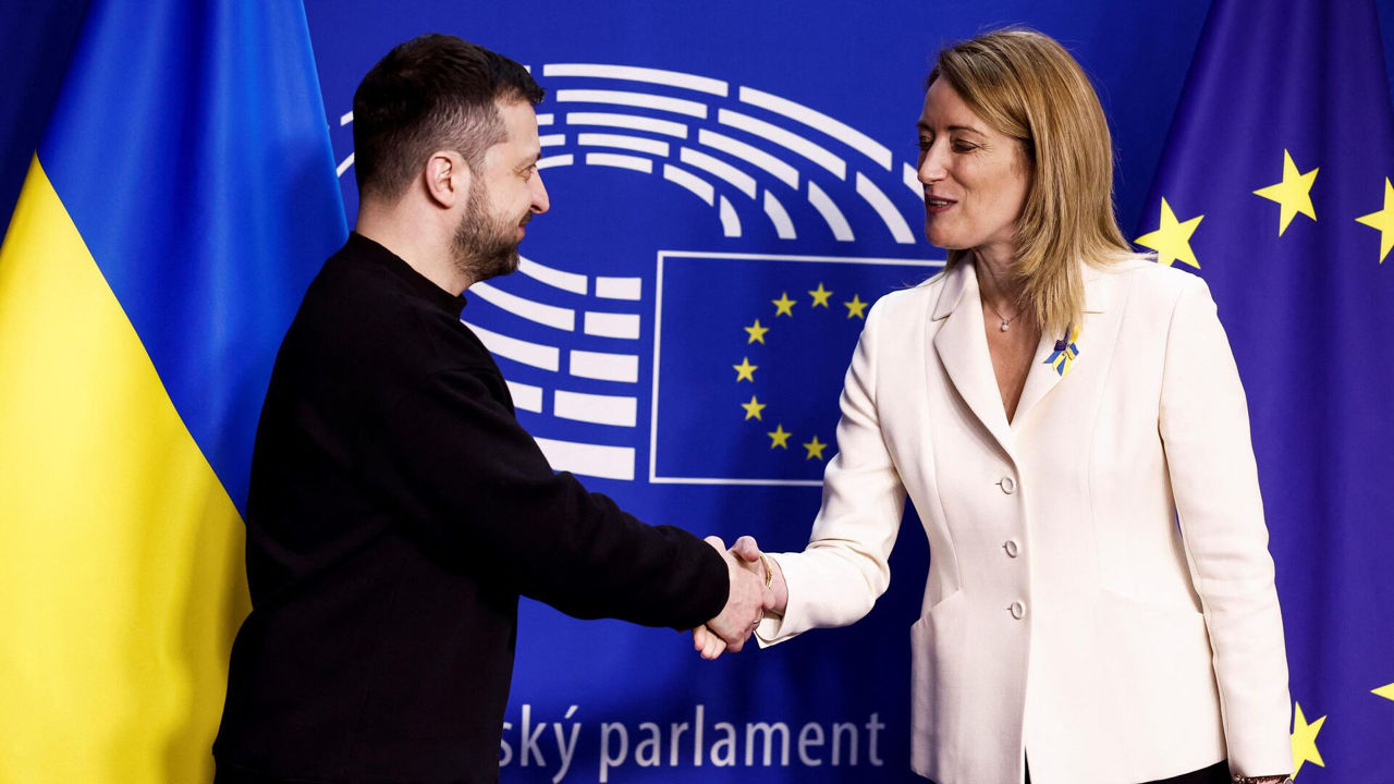 Метсола: Призываю страны ЕС не тянуть с поставками авиации для Украины.