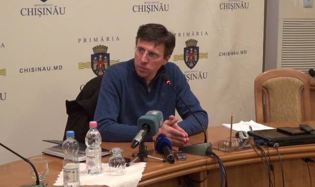 Генеральный примар Кишинева назвал произошедшее "глупой ситуацией" и обвинил во всем экономического агента.