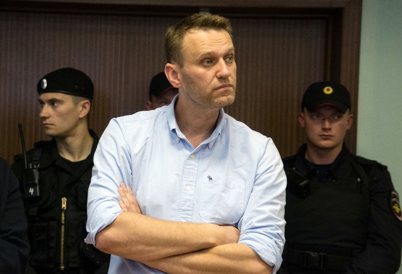The Guardian назвала организаторов инцидента с Навальным.