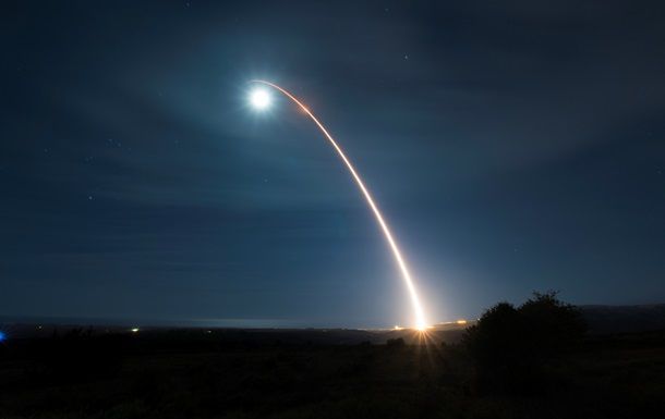США испытали межконтинентальную ракету Minuteman.