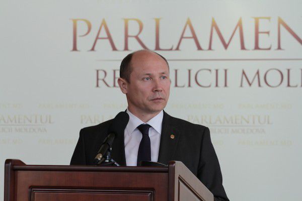 Valeriu Streleţ, susţine că nu urmăreşte legături mai strânse cu Rusia. Foto: infoprut.ro