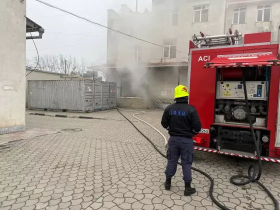 Un incendiu a izbucnit în subsolul unei agenții de publicitate din Bălţi.