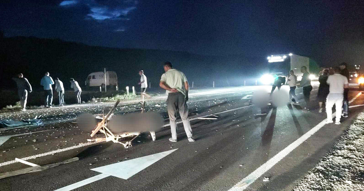 ДТП в Каларашском районе: машина врезалась в телегу с людьми.
