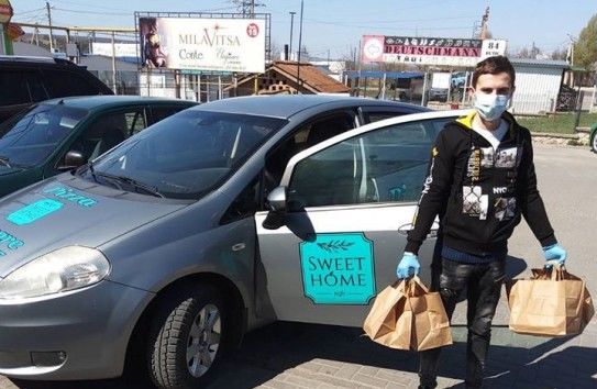 Примар Яловен ежедневно благодарит волонтеров и предпринимателей.