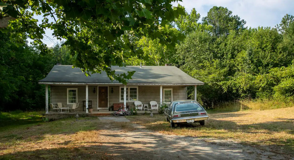 Pe Airbnb a apărut posibilitatea de a închiria o casă din serialul „Stranger Things”.