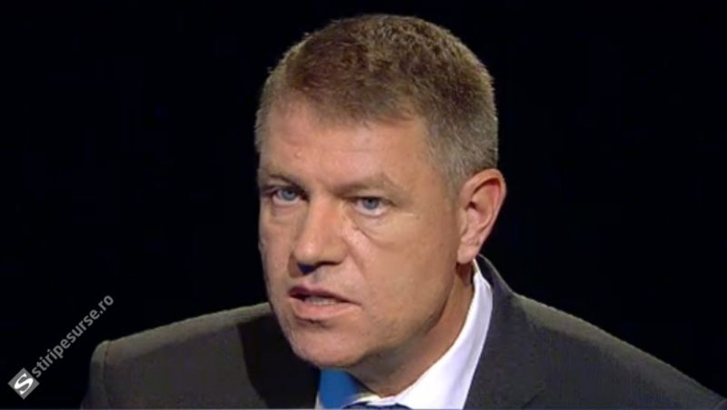 Președintele Klaus Iohannis primește o lovitură uriașă! Deși semnează ca autor al cărții ”Pas cu Pas”, se pare că nu el este autorul.