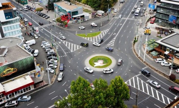 Primăria Chișinău anunță că două noi sensuri giratorii vor fi instalate în Chișinău.