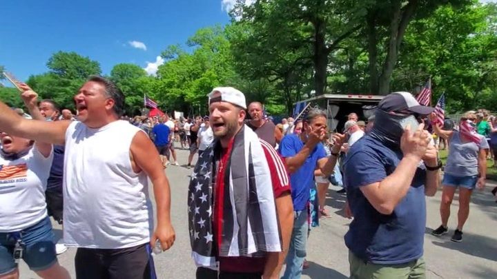 Новая волна столкновений прокатилась по США. 