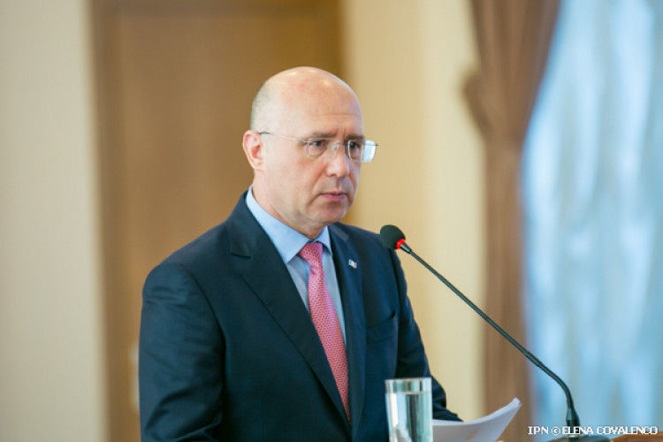 Филип: Есть старшие братья, которые хотят, чтобы РМ не вставала с колен.