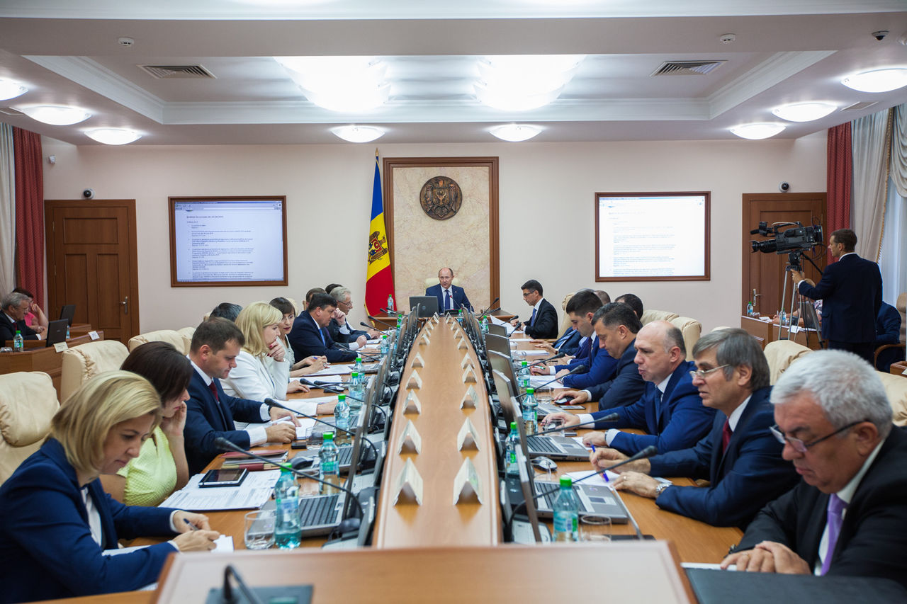 Guvernul Streleţ se clatină. Foto: mesaj.md