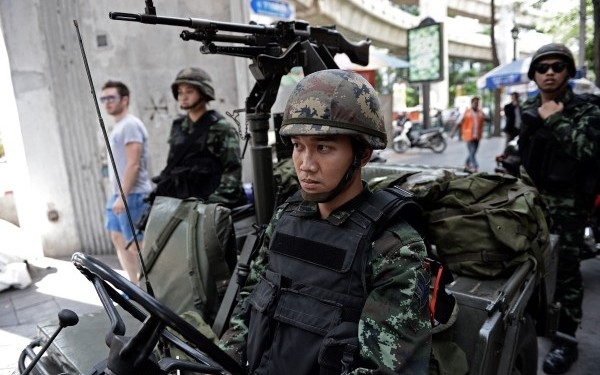 Armata thailandeza a decretat marti legea martiala in regat, care in decursul mai multor luni este afectat de o criza politica grava si manifestatii antiguvernamentale, soldate cu 28 de morti si sute de raniti, relateaza AFP.