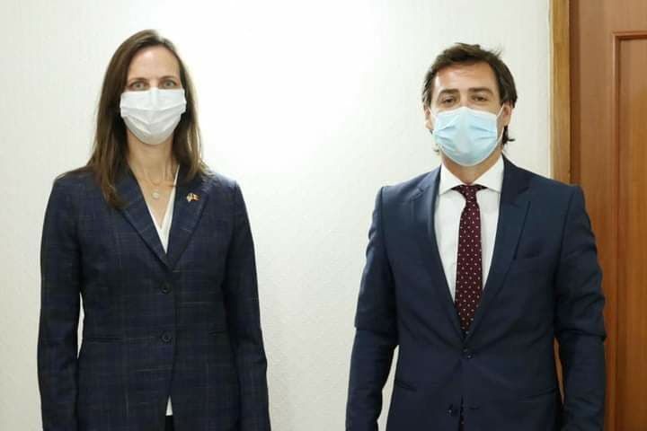 Глава МИДЕИ Нику Попеску встретился с временным поверенным в делах США в Молдове Лаурой Хруби.
