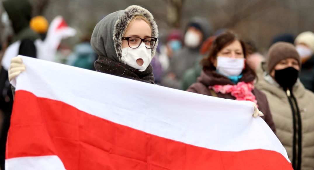 В Белоруссии намерены признать бело-красно-белый флаг экстремистским.